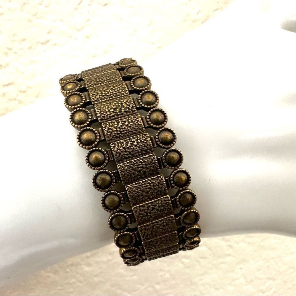 Brass tone stretchy bracelet